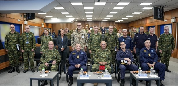 Στο Στρατηγείο της επιχείρησης «Ασπίδες» ο Αρχηγός ΓΕΕΘΑ